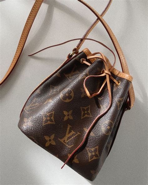 geanta louis vuitton second hand|pre owned louis vuitton monogram.